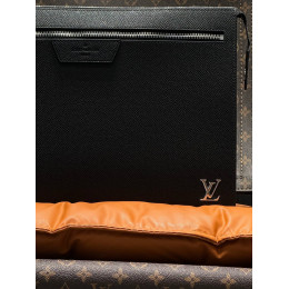 Louis Vuitton клатч 