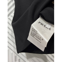 Топ Prada