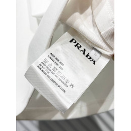 Топ Prada