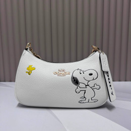 Сумка Coach белого цвета