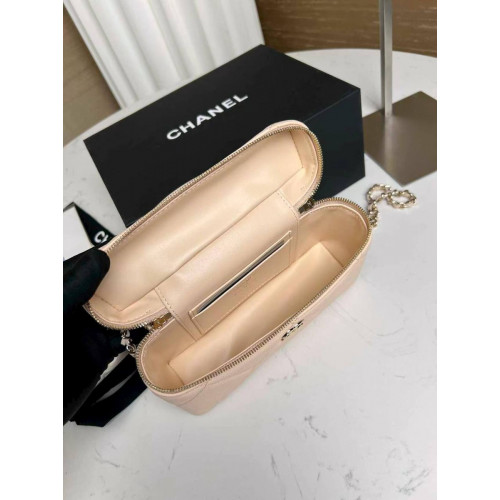 Сумка Chanel бежевого цвета
