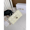 Сумка Dior бежевого цвета