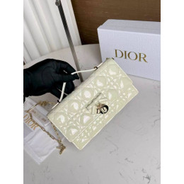 Сумка Dior бежевого цвета