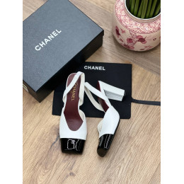 Туфли Chanel белого цвета