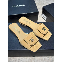 Шлепанцы Chanel бежевого цвета