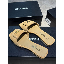 Шлепанцы Chanel бежевого цвета
