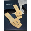 Шлепанцы Chanel бежевого цвета