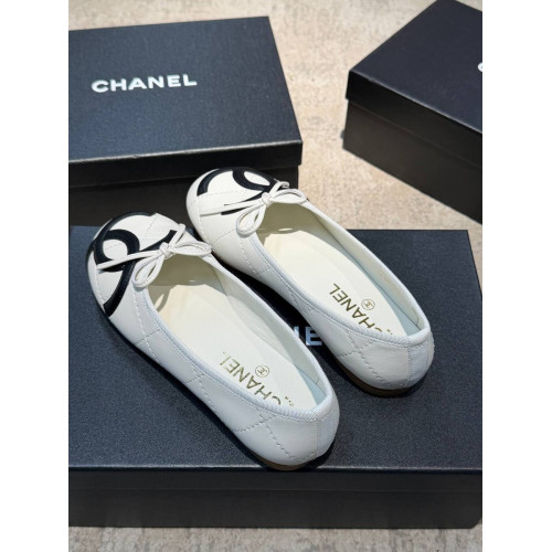 Балетки Chanel белого цвета