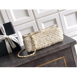 Сумка Chanel бежевого цвета