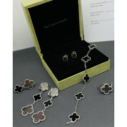 Серьги Van Cleef & Arpels