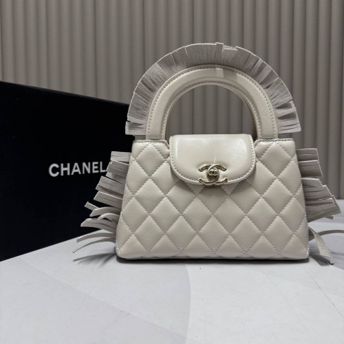 Сумка Chanel белого цвета