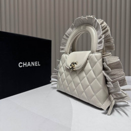 Сумка Chanel белого цвета