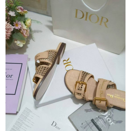 Шлепанцы Chanel бежевого цвета