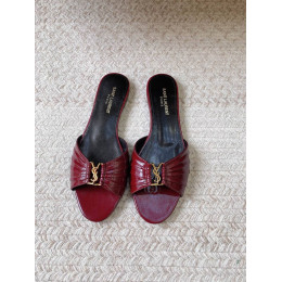 Шлепанцы Yves Saint Laurent красного цвета