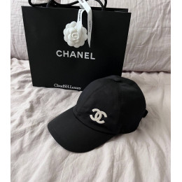 Бейсболка Chanel черного цвета