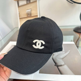 Бейсболка Chanel черного цвета