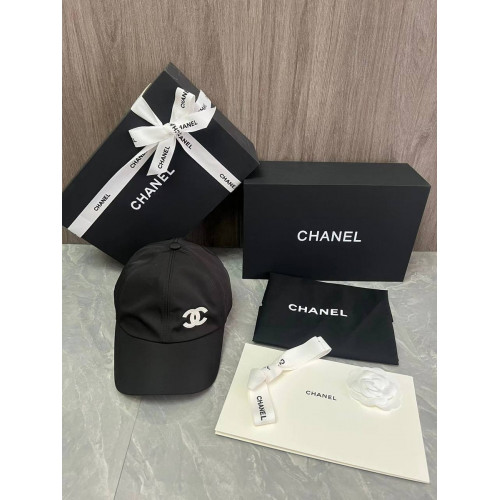 Бейсболка Chanel черного цвета