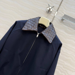 Бомбер Bottega Veneta синего цвета