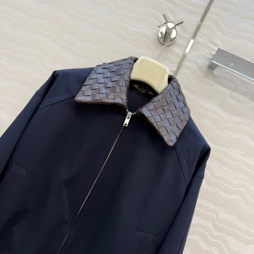 Бомбер Bottega Veneta синего цвета