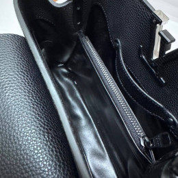 Сумка Louis Vuitton черного цвета