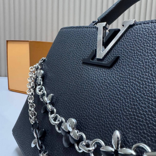 Сумка Louis Vuitton черного цвета