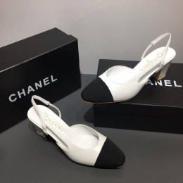 Туфли Chanel белого цвета