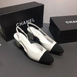 Туфли Chanel белого цвета