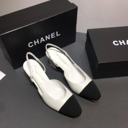 Туфли Chanel белого цвета