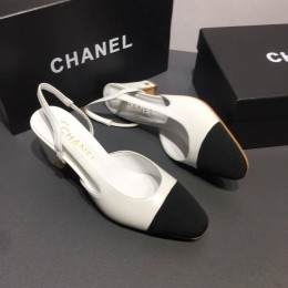 Туфли Chanel белого цвета