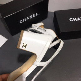 Туфли Chanel белого цвета