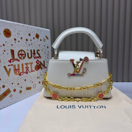 Сумка Louis Vuitton белого цвета