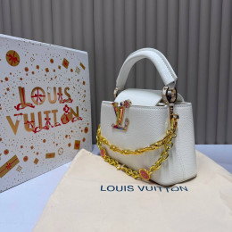 Сумка Louis Vuitton белого цвета