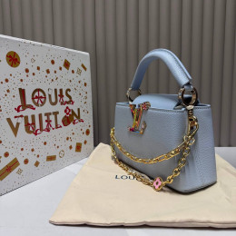 Сумка Louis Vuitton голубого цвета