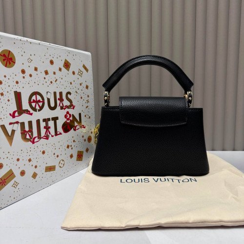 Сумка Louis Vuitton черного цвета