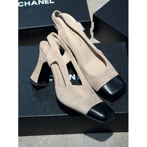 Туфли Chanel бежевого цвета