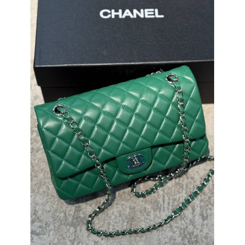Сумка Chanel зеленого цвета