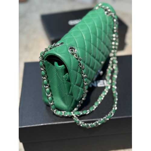 Сумка Chanel зеленого цвета