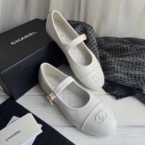 Балетки Chanel белого цвета