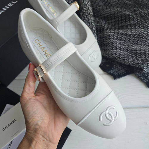 Балетки Chanel белого цвета
