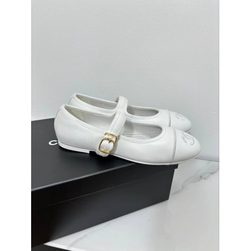 Балетки Chanel белого цвета