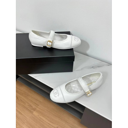 Балетки Chanel белого цвета