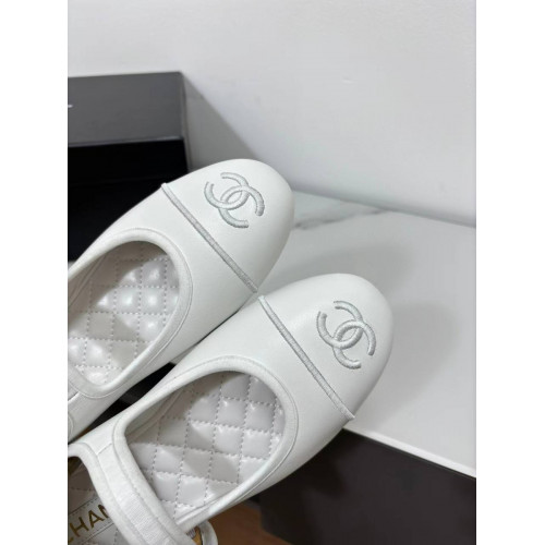Балетки Chanel белого цвета