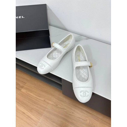 Балетки Chanel белого цвета