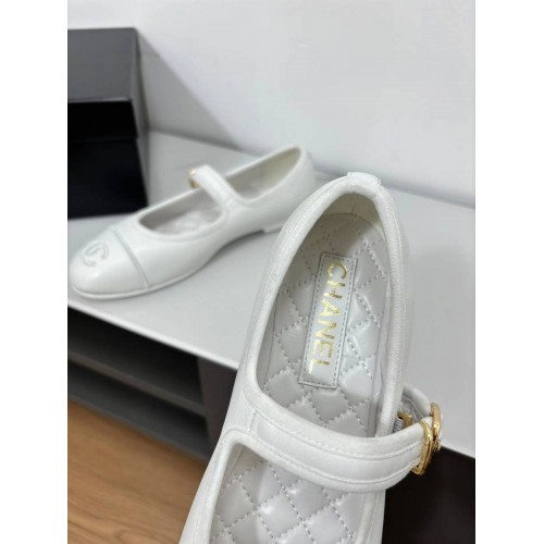 Балетки Chanel белого цвета