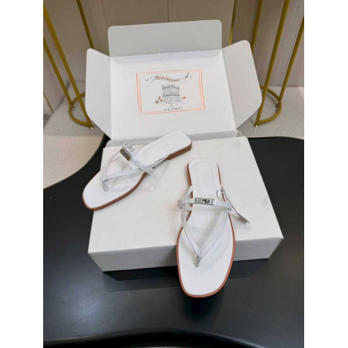 Шлепанцы Hermes белого цвета