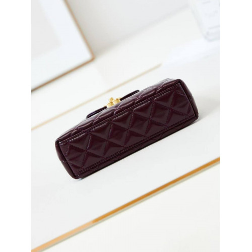 Сумка Chanel бордового цвета