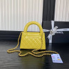 Сумка Chanel желтого цвета