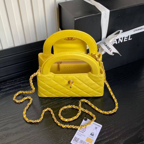 Сумка Chanel желтого цвета