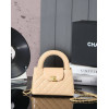 Сумка Chanel бежевого цвета