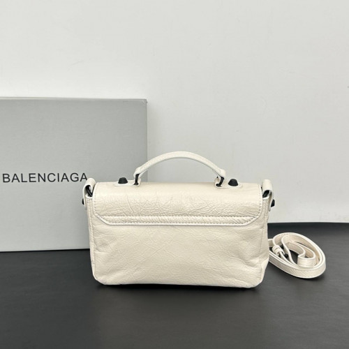 Сумка Balenciaga белого цвета